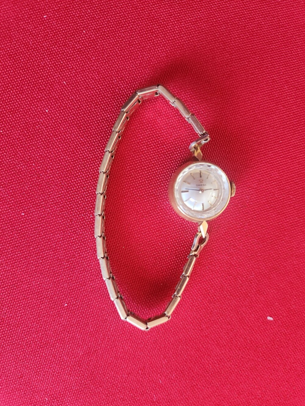 Vintage 1960s Omega Ladies mechanical wristwatch